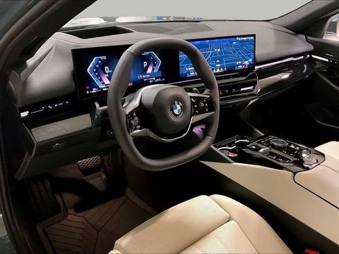 Used 2026 BMW 530i w/ Premium Package RWD image 8