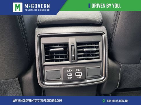 Used 2026 Subaru Forester Limited AWD/4WD image 23