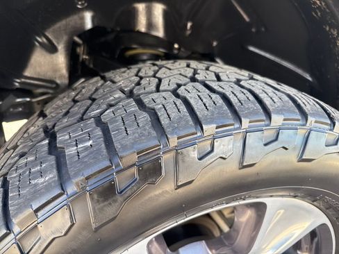 Used 2019 RAM 1500 Laramie AWD/4WD image 28