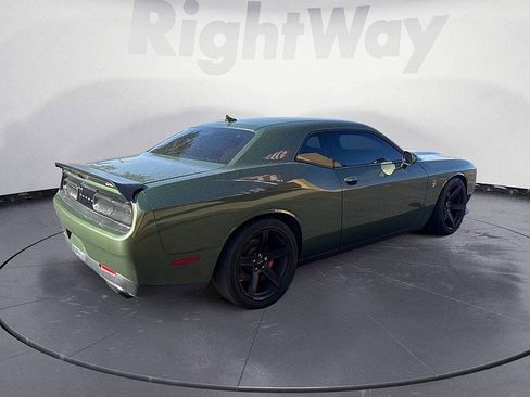Used 2019 Dodge Challenger SRT Hellcat w/ Plus Package RWD image 5