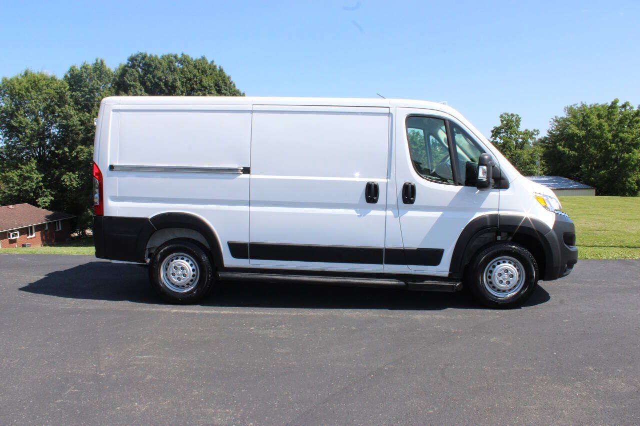 Used 2025 RAM ProMaster 2500 w/ U-Haul Equipment Group FWD image 3