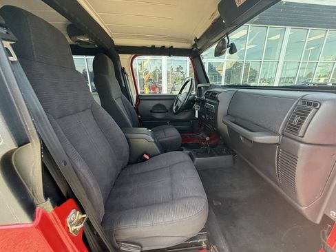 Used 2004 Jeep Wrangler 4WD image 12