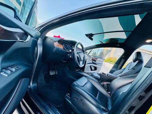 Used 2021 Tesla Model X Long Range image 19