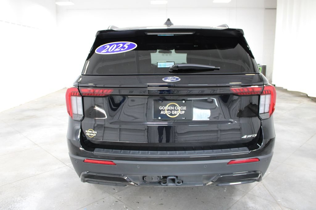 Used 2025 Ford Explorer ST-Line AWD/4WD image 8