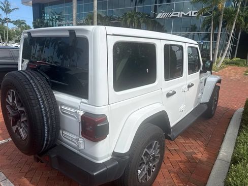 Used 2024 Jeep Wrangler Unlimited Sahara w/ Technology Group AWD/4WD image 13