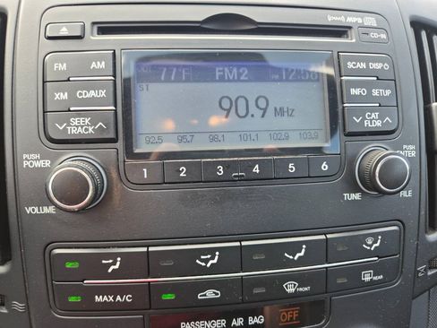Used 2010 Hyundai Elantra SE FWD image 18
