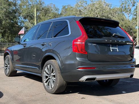 Used 2022 Volvo XC90 T5 Momentum w/ Climate Package image 6