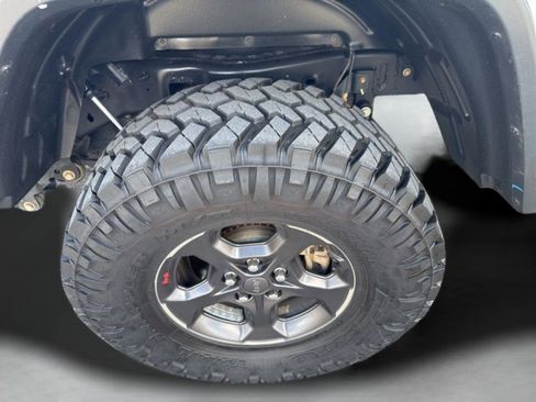 Used 2021 Jeep Gladiator Rubicon w/ Safety Group image 19
