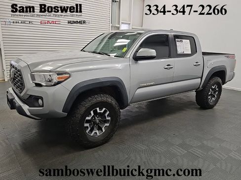 Used 2021 Toyota Tacoma TRD Off-Road w/ Technology Package AWD/4WD image 4