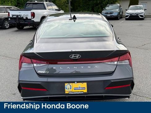 Used 2024 Hyundai Elantra SEL w/ Convenience Package FWD image 7