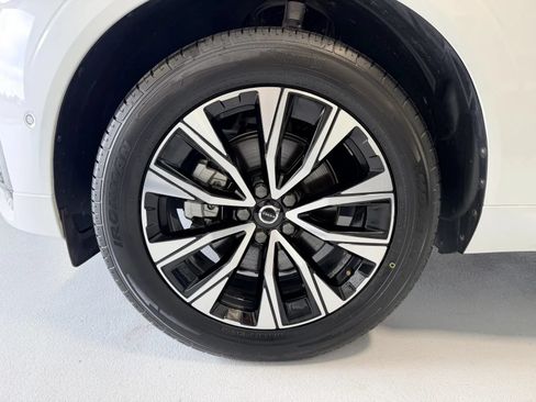Used 2024 Volvo XC60 B5 Plus AWD/4WD image 41