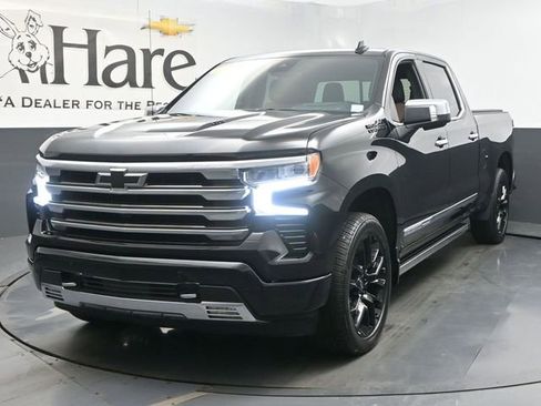 Used 2024 Chevrolet Silverado 1500 High Country w/ High Country Premium Package AWD/4WD image 32