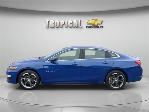 Used 2023 Chevrolet Malibu LT image 2
