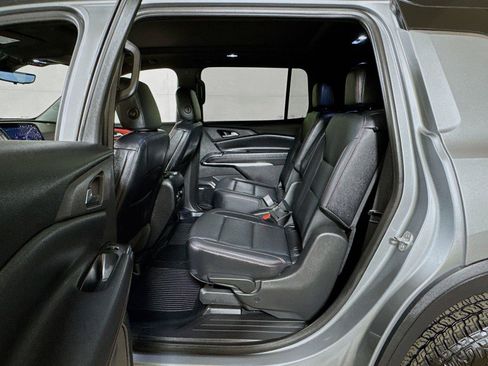 Used 2026 Chevrolet Traverse Z71 w/ Enhanced Driving Package AWD/4WD image 23