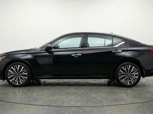 Used 2025 Nissan Altima 2.5 SV image 5
