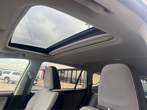 Used 2016 Toyota RAV4 XLE image 22