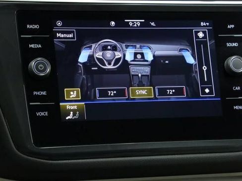 Certified 2024 Volkswagen Tiguan SE w/ Panoramic Sunroof Package FWD image 18