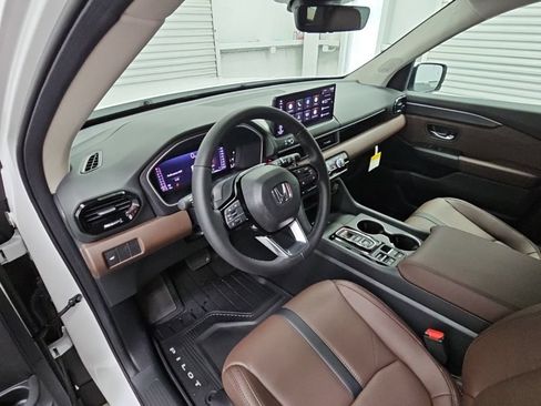 New 2026 Honda Pilot Touring image 11