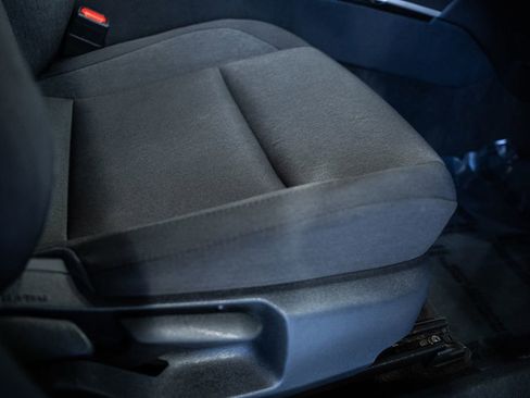 Used 2025 Toyota Camry LE image 32