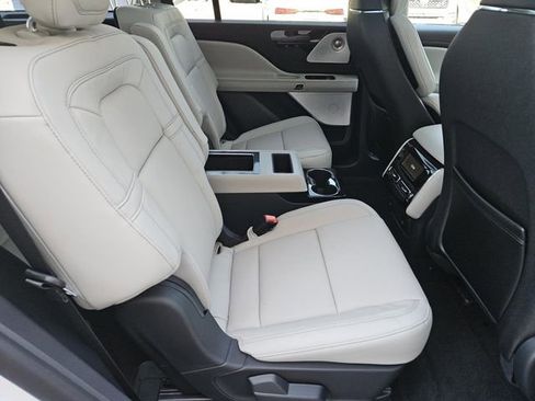 New 2026 Lincoln Aviator Reserve image 25