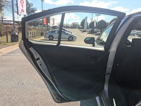 Used 2025 Toyota Corolla LE image 24