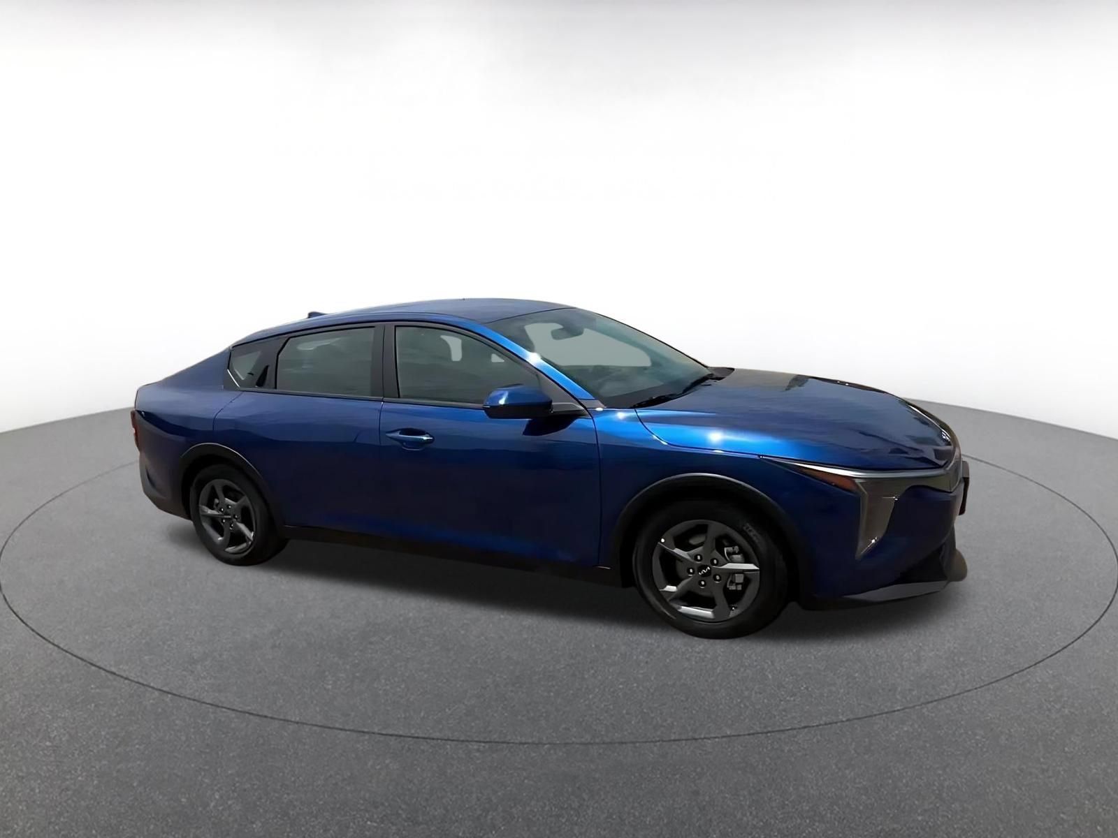 Used 2026 Kia K4 FWD image 2