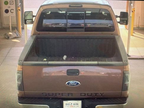 Used 2011 Ford F250 XLT w/ XLT Interior Pkg image 6