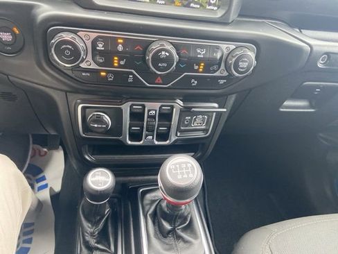 Used 2022 Jeep Wrangler Unlimited Sport AWD/4WD image 22