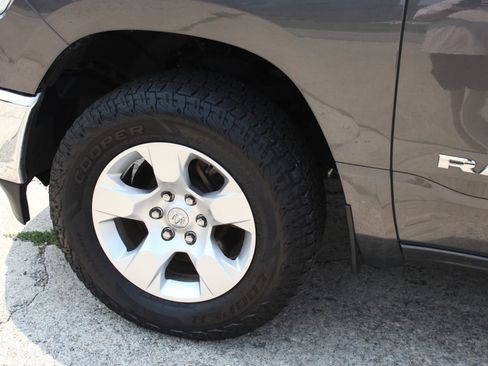 Used 2020 RAM 1500 Big Horn AWD/4WD image 11