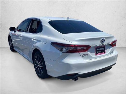 Used 2021 Toyota Camry XLE FWD image 9
