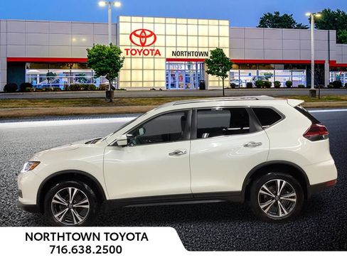 Used 2020 Nissan Rogue AWD image 2