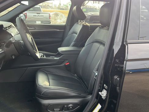 New 2026 Jeep Grand Cherokee Limited Reserve image 10