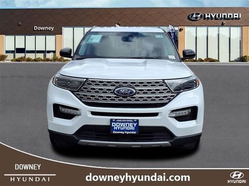 Used 2023 Ford Explorer Limited image 2