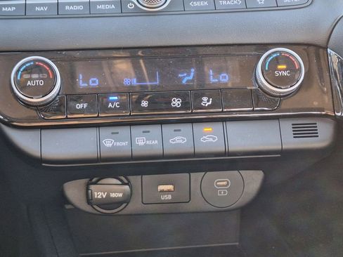 Used 2024 Hyundai Elantra Blue image 23