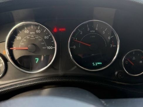 Used 2014 Jeep Wrangler Freedom Edition image 19