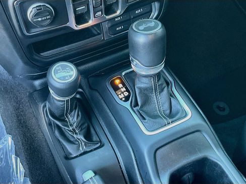 Used 2021 Jeep Wrangler Unlimited Sahara w/ Cold Weather Group AWD/4WD image 26