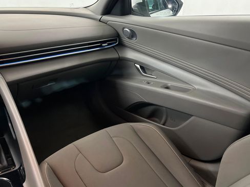 Used 2025 Hyundai Elantra SEL FWD image 10