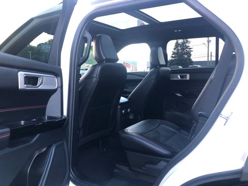 Used 2024 Ford Explorer ST-Line w/ Class IV Trailer Tow Package AWD/4WD image 27