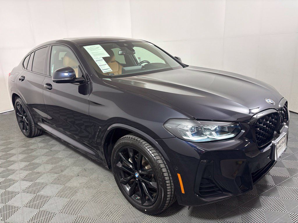 Certified 2024 BMW X4 xDrive30i w/ Premium Package AWD/4WD image 4