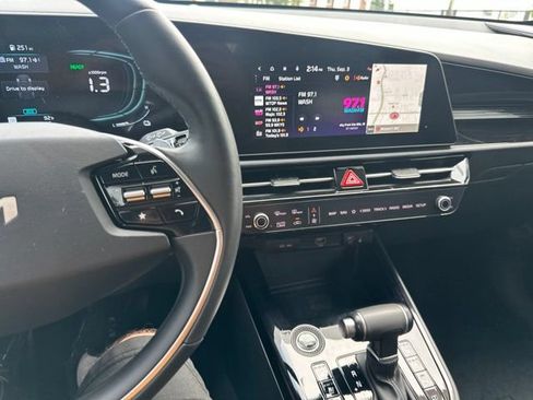 Certified 2024 Kia Niro FWD image 45