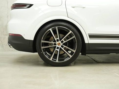 New 2026 Porsche Cayenne AWD/4WD image 39