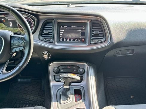 Used 2018 Dodge Challenger SXT image 24