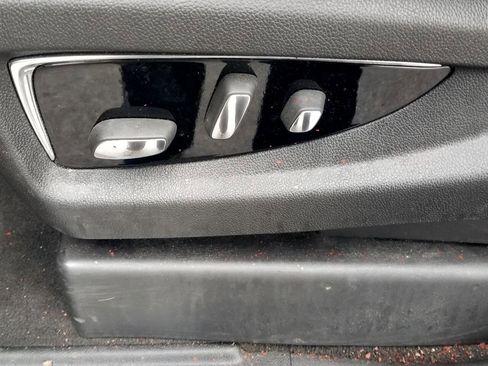 Used 2015 Cadillac Escalade ESV Premium image 10