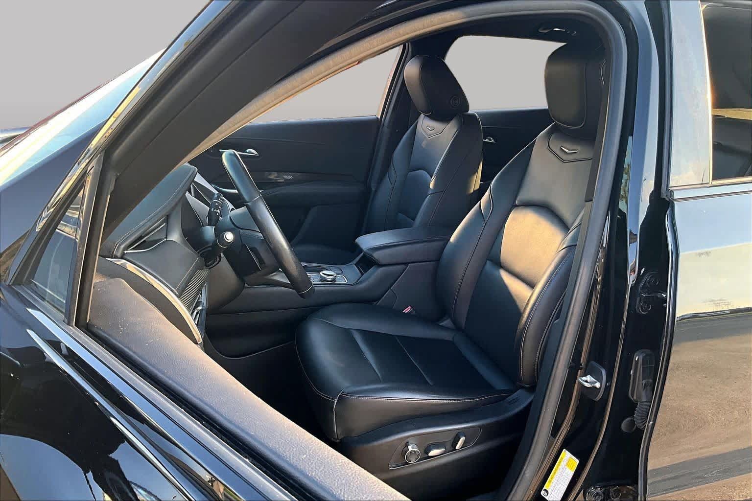 Used 2019 Cadillac XT4 Sport w/ Cold Weather Package FWD image 7