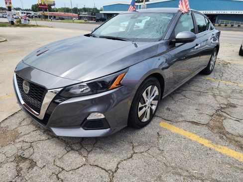 Used 2022 Nissan Altima 2.5 S image 3