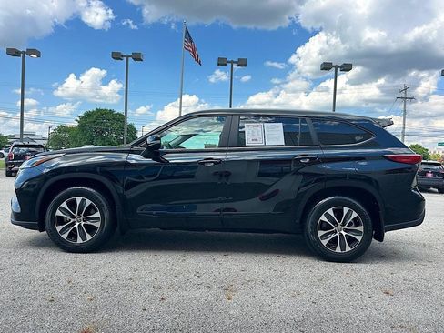 Certified 2023 Toyota Highlander XLE AWD/4WD image 2