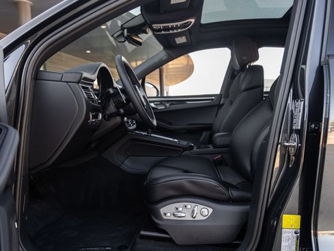 Certified 2026 Porsche Macan S AWD/4WD image 25