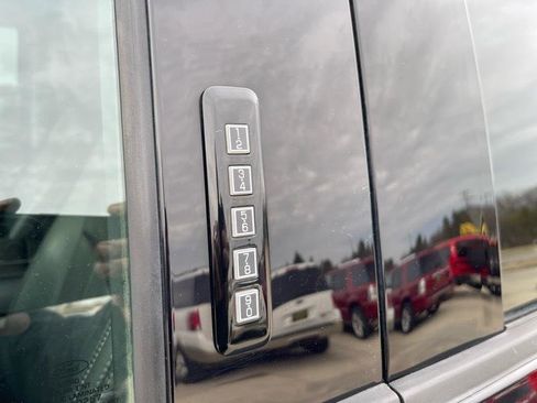 Used 2019 Ford F150 Lariat w/ Equipment Group 502A Luxury image 23