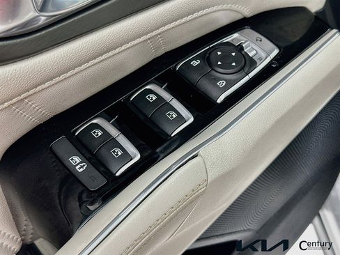 Certified 2023 Kia Sorento SX FWD image 18