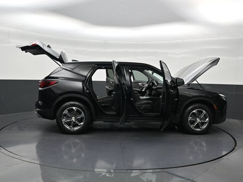Used 2023 Chevrolet Blazer LT FWD image 37